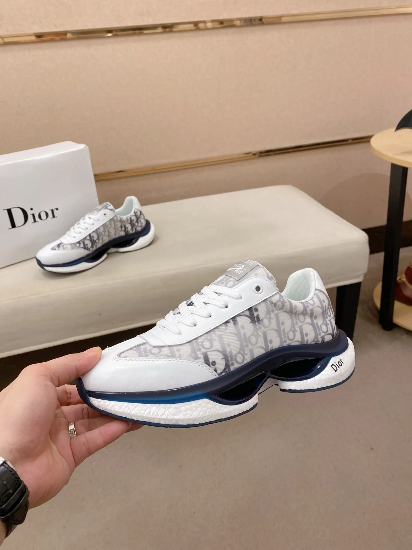 Men's shoes💰 462💰🇮🇹🇮🇹Dior d The new model is on sale at the same time at the counter. The upper 🇮🇹 is imported Italian first-layer cowhide, and the lining is fully imported sheepskin 💪💪. It is a complete 1⃣️ to 1⃣️ replica 🇮🇹💪💪, ⚠ Sole: The original sole is specially provided by the original factory. The exclusive movable molded sole is super comfortable. ⚠Original factory single goods, 🔍🔍high quality, you can enter and leave the counter at will, welcome to compare⚠. Code number:38-44